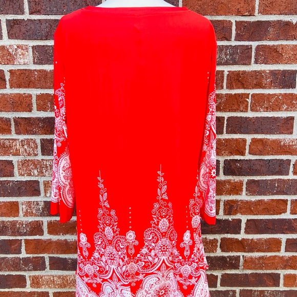 Red/White Tunic - Picture 3 of 4